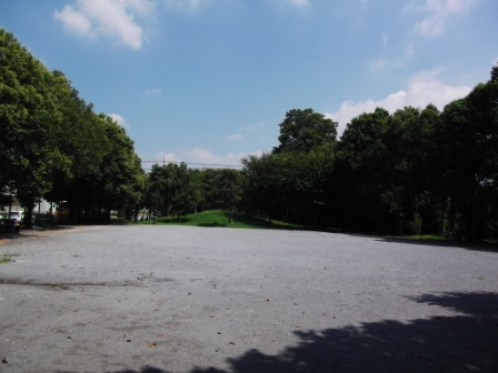公園正面から見た風景
